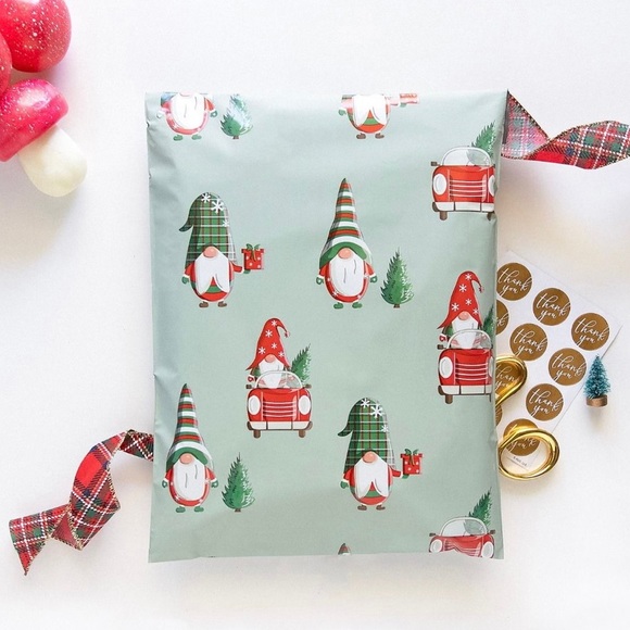 Christmas Gnomes Poly Mailers 10x13 Pack of 25 🎄 - Picture 2 of 5